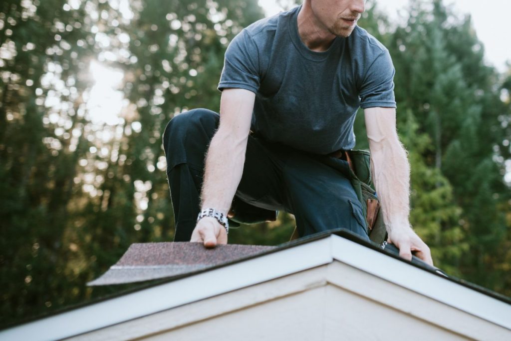 Signs When It’s Time for Roof Repair